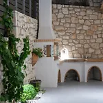 Luxury Stone Aris, Ideally Located Just A 5-minute Walk From Restaurants And Shops