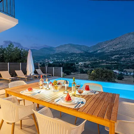 Villa Luxury Stone Aris, Ideally Located Just A 5-minute Walk From Restaurants And Shops *