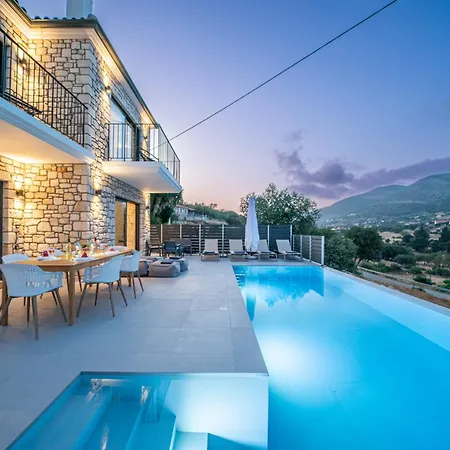 Luxury Stone Aris, Ideally Located Just A 5-minute Walk From Restaurants And Shops Divarata