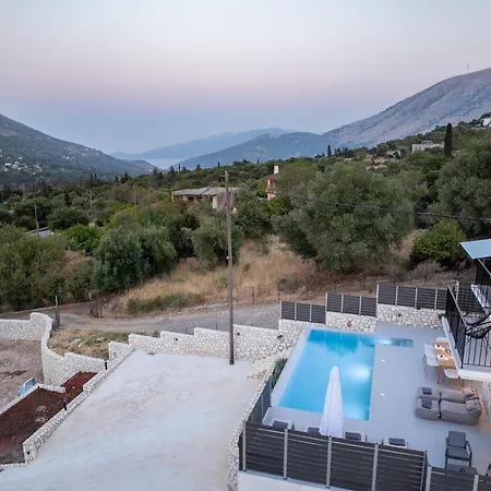 빌라 Luxury Stone Aris, Ideally Located Just A 5-minute Walk From Restaurants And Shops *