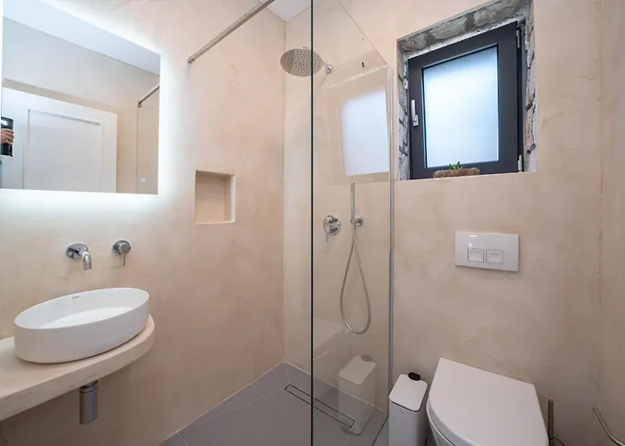 Luxury Stone Aris, Ideally Located Just A 5-minute Walk From Restaurants And Shops Villa Divaráta