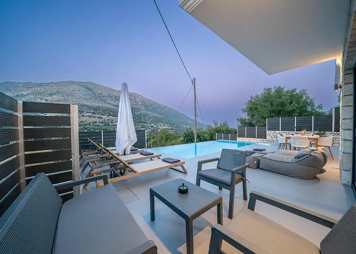 Villa Luxury Stone Aris, Ideally Located Just A 5-minute Walk From Restaurants And Shops *