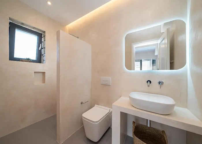 Luxury Stone Aris, Ideally Located Just A 5-minute Walk From Restaurants And Shops * Divaráta