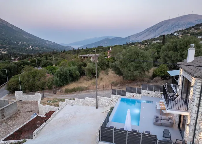 Villa Luxury Stone Aris, Ideally Located Just A 5-minute Walk From Restaurants And Shops *