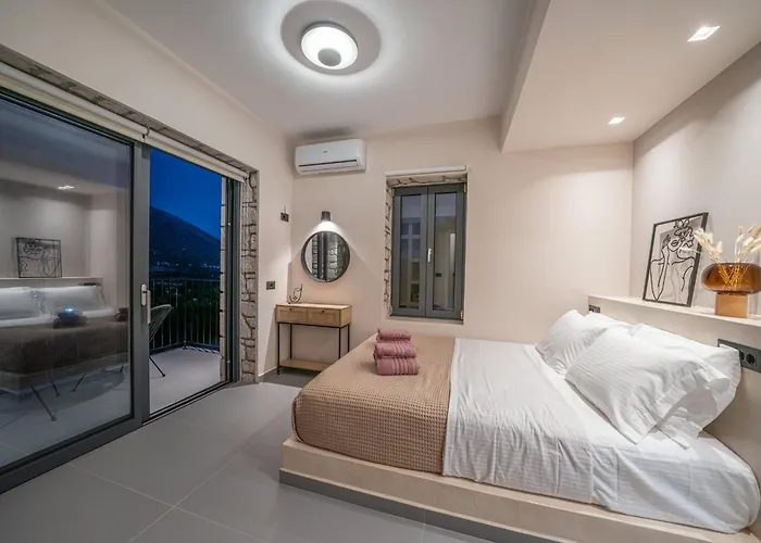 Luxury Stone Aris, Ideally Located Just A 5-minute Walk From Restaurants And Shops Villa *