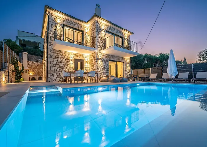 Luxury Stone Aris, Ideally Located Just A 5-minute Walk From Restaurants And Shops Villa