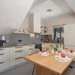 Luxury Stone Aris, Ideally Located Just A 5-minute Walk From Restaurants And Shops Divarata