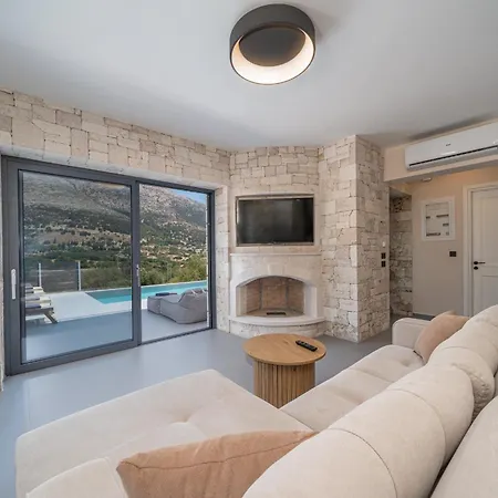 빌라 Luxury Stone Aris, Ideally Located Just A 5-minute Walk From Restaurants And Shops *